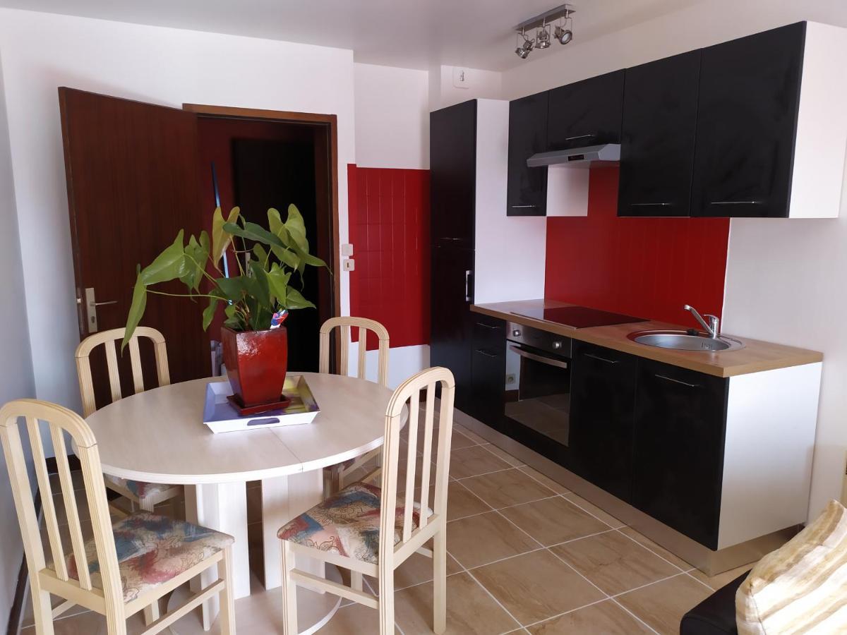 50M2 2 A 4 Pers Tout Confort Balcons Jardin Terrasse Les Albres Kültér fotó